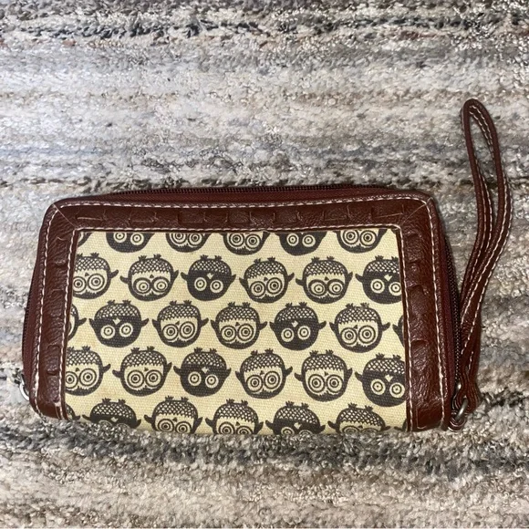 UNIONBAY Cream and Brown Zip Wristlet Wallet (13) - Picture 2 of 9